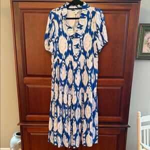 crown & ivy short sleeve dress.